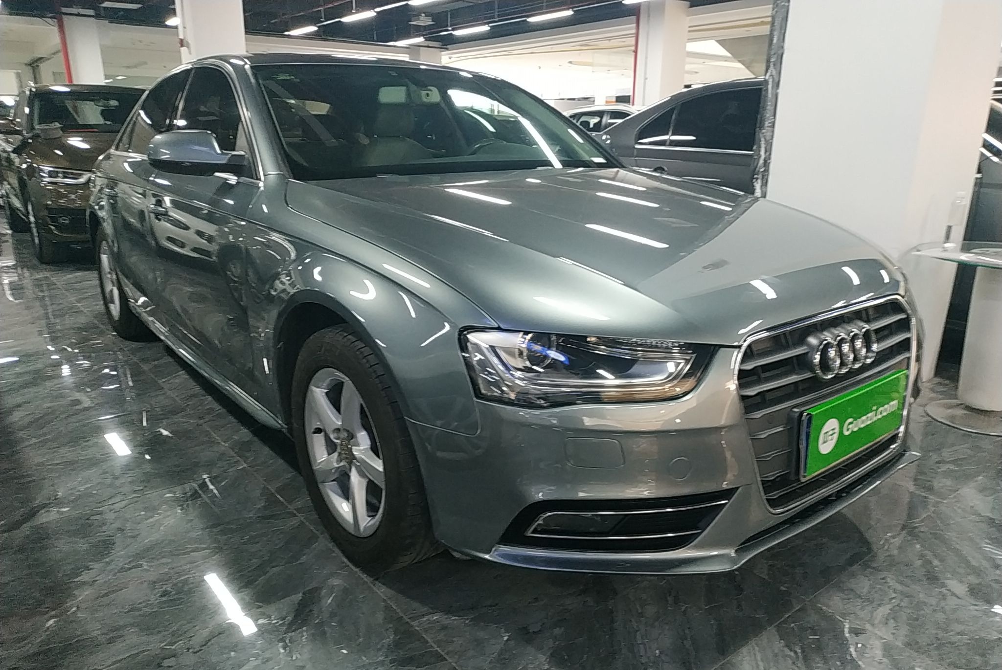 奥迪A4L 2013款 35 TFSI 自动舒适型