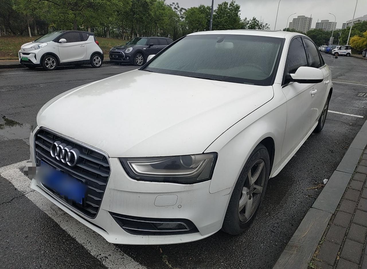 奥迪A4L 2013款 35 TFSI 自动标准型