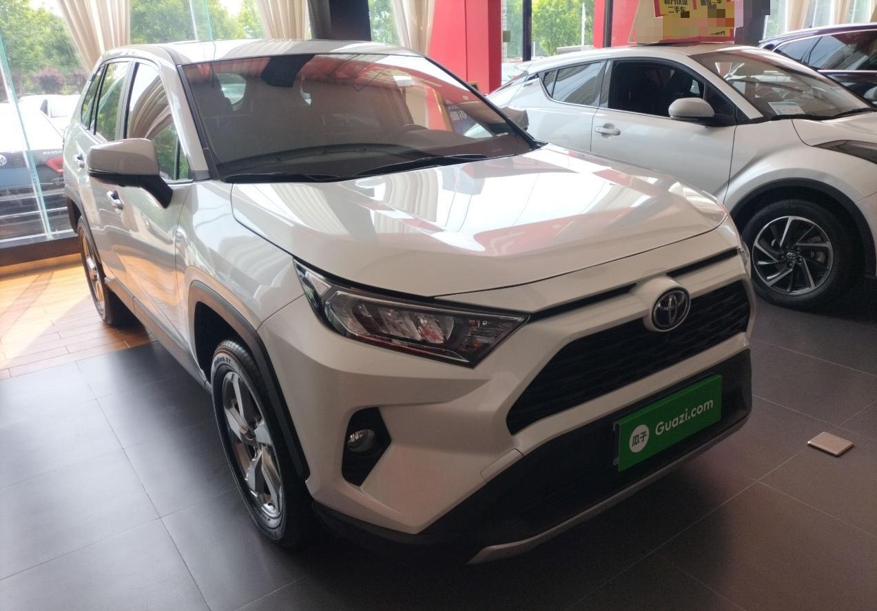 丰田 RAV4 2021款 2.0L CVT两驱风尚PLUS版