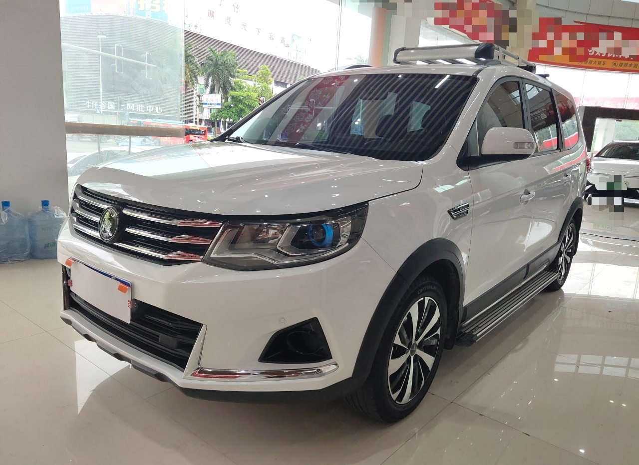 东风风行 风行SX6 2019款 1.6L 手动豪华型 国VI