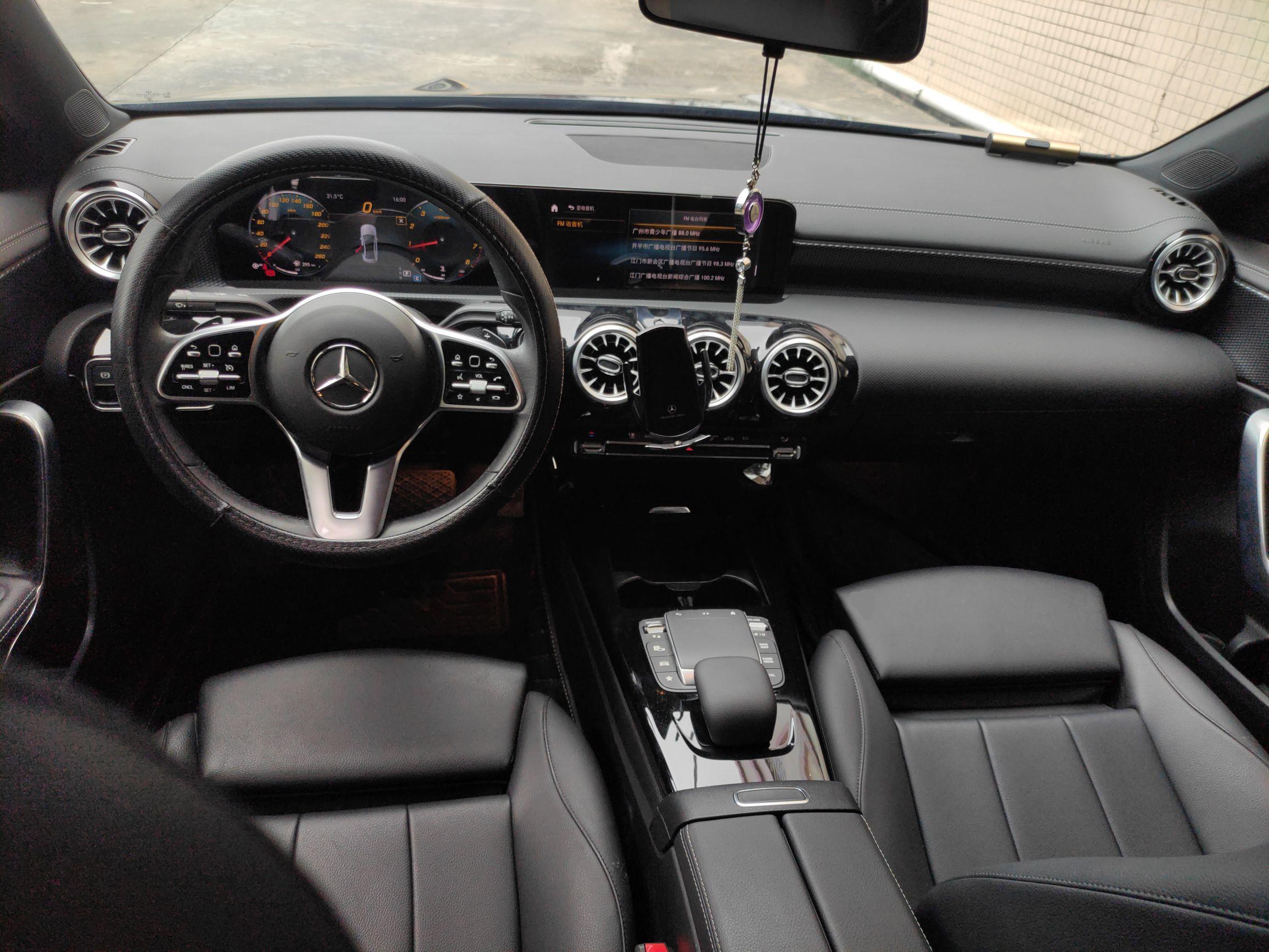 奔驰A级 2022款 A 200 L 运动轿车动感型