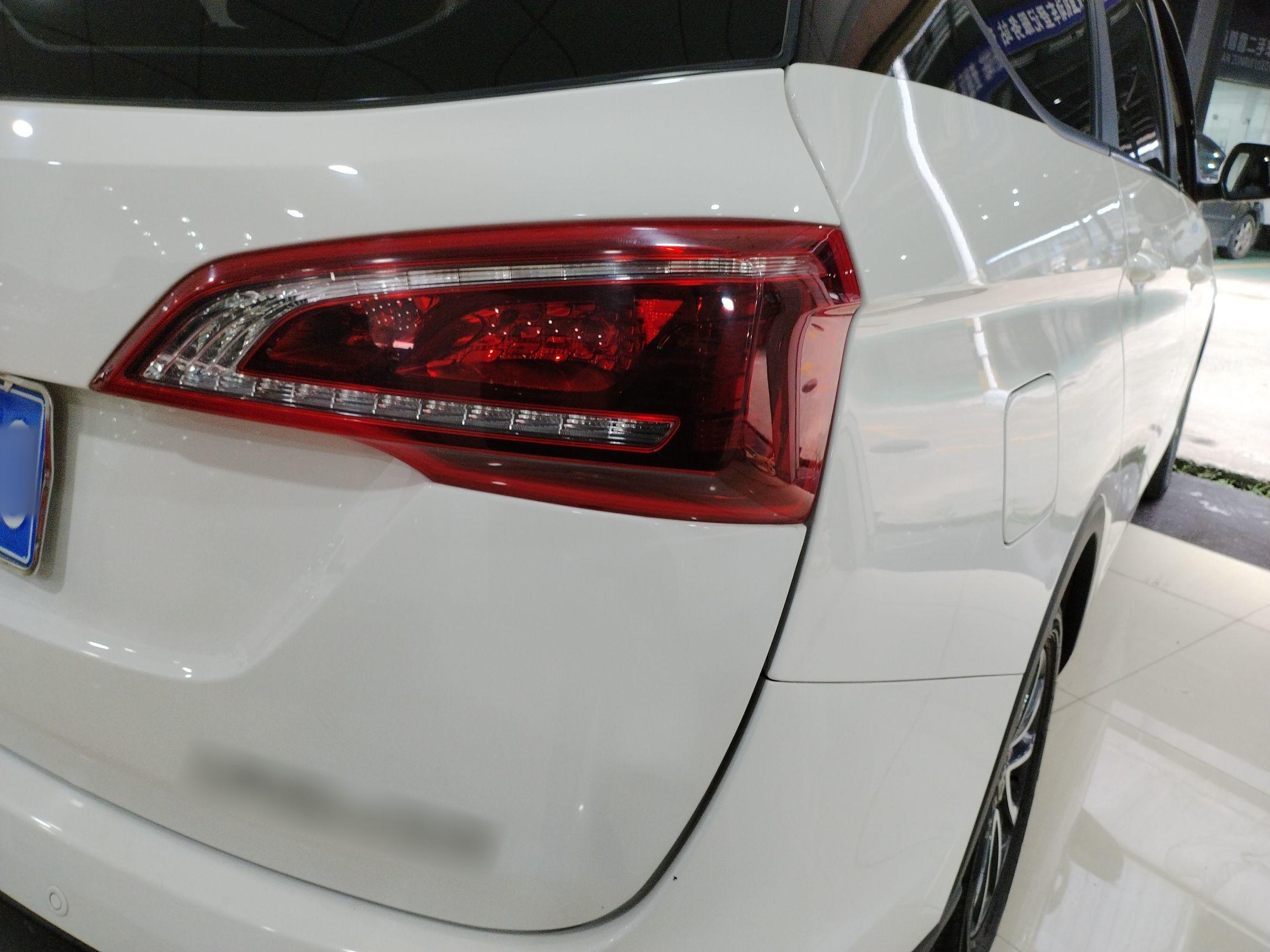 宝骏730 2021款 1.5L 手动时尚型 7座