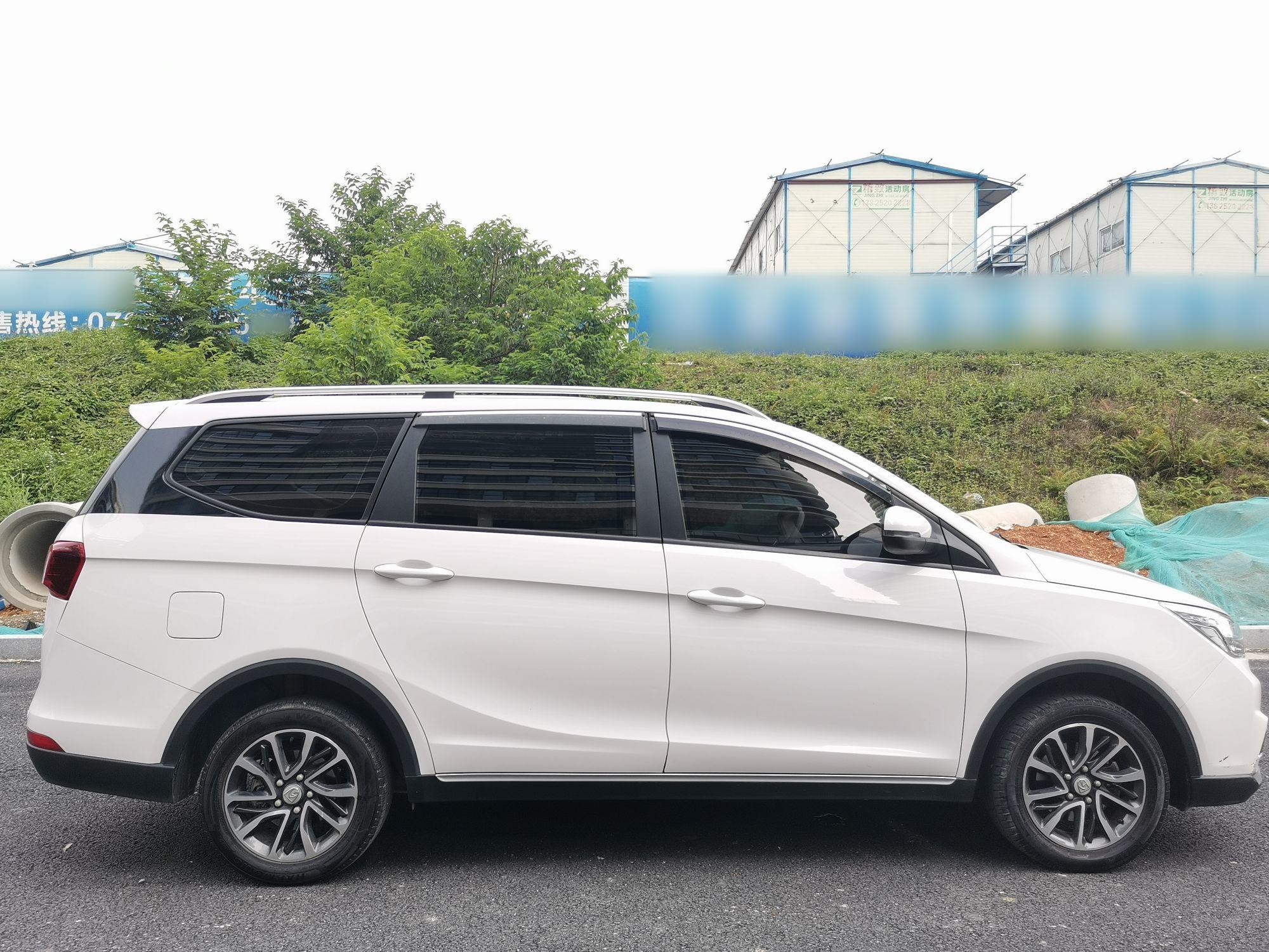 宝骏730 2021款 1.5L 手动时尚型 7座