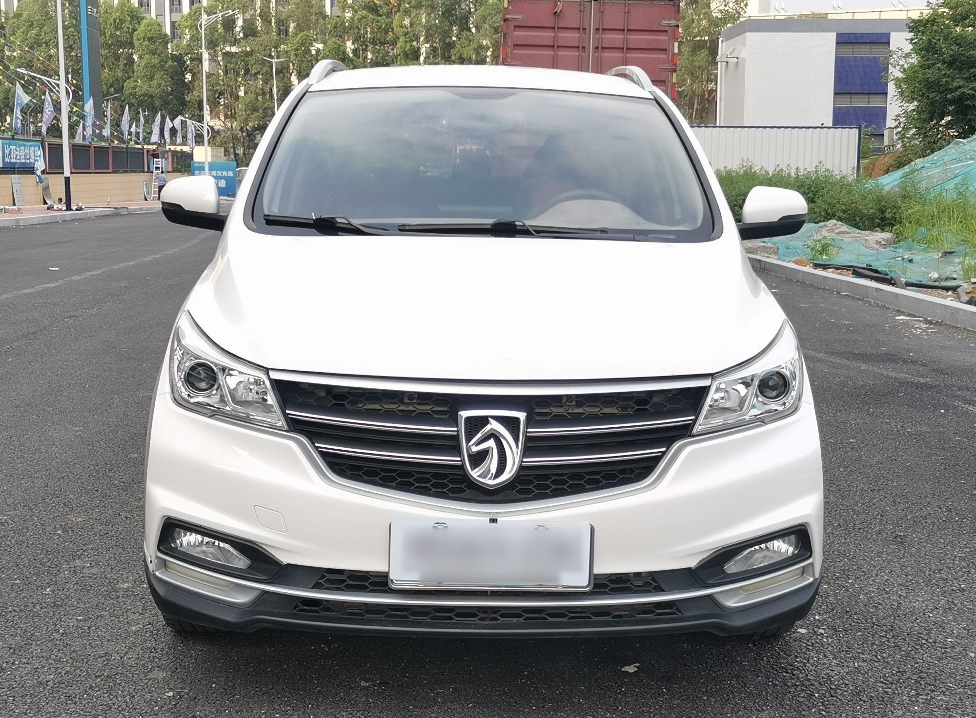 宝骏730 2021款 1.5L 手动时尚型 7座