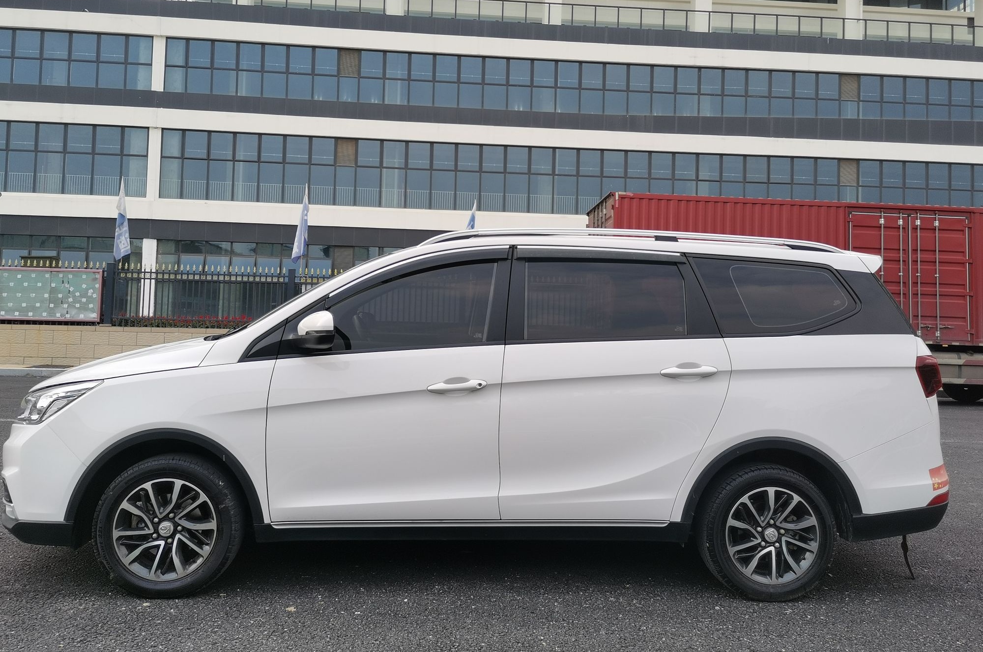 宝骏730 2021款 1.5L 手动时尚型 7座