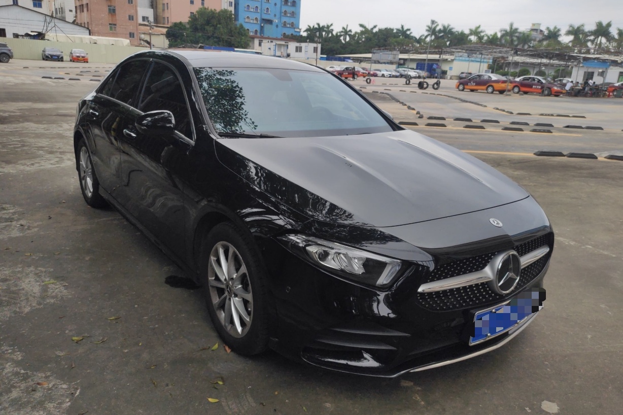奔驰A级 2022款 A 200 L 运动轿车动感型
