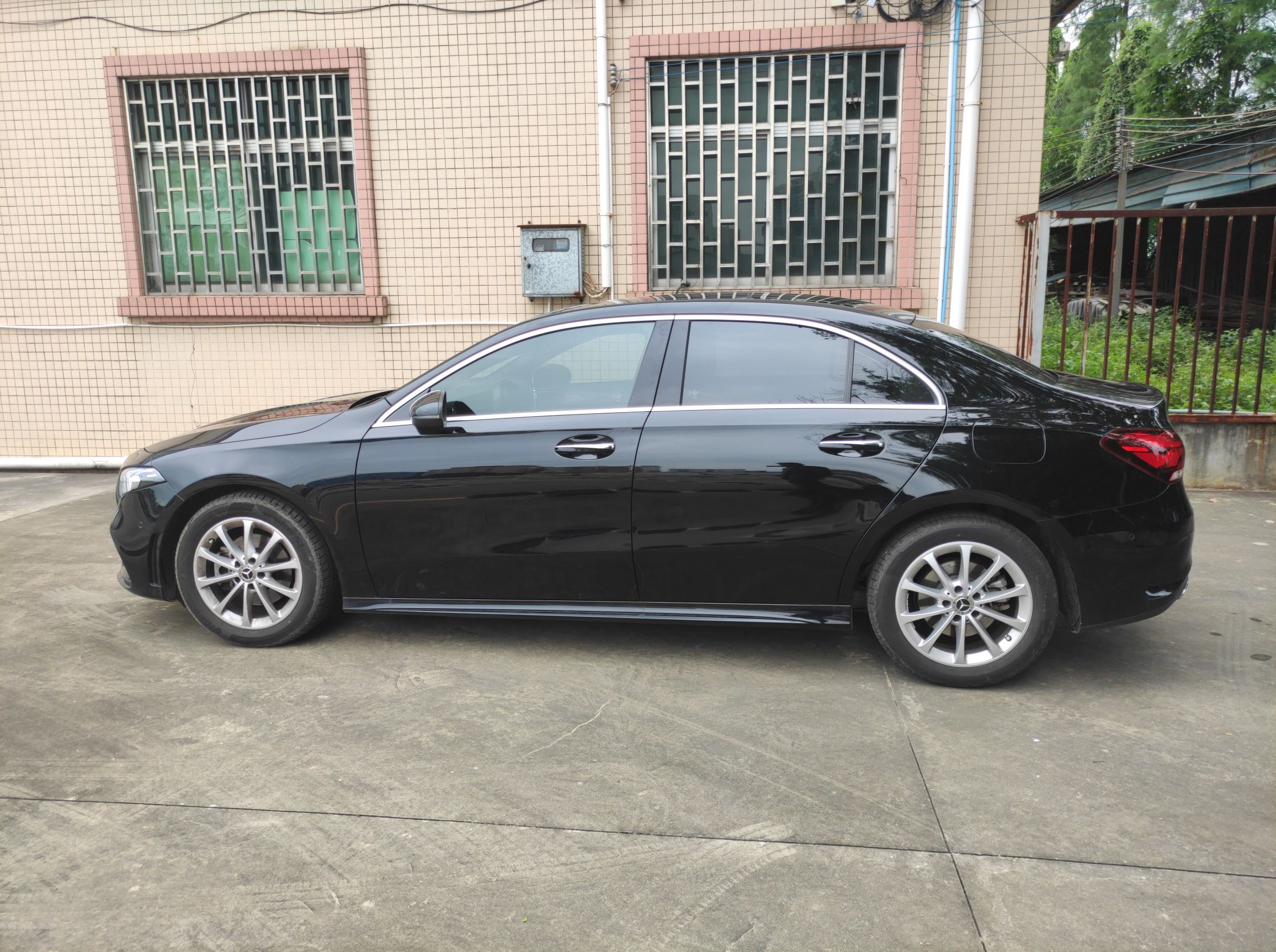 奔驰A级 2022款 A 200 L 运动轿车动感型