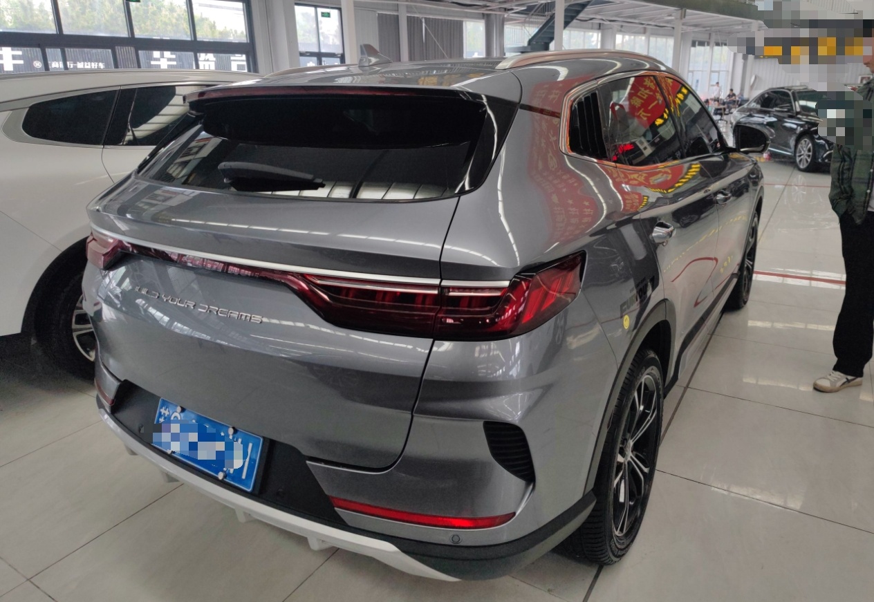 比亚迪 宋PLUS 2020款 1.5T 自动尊贵型