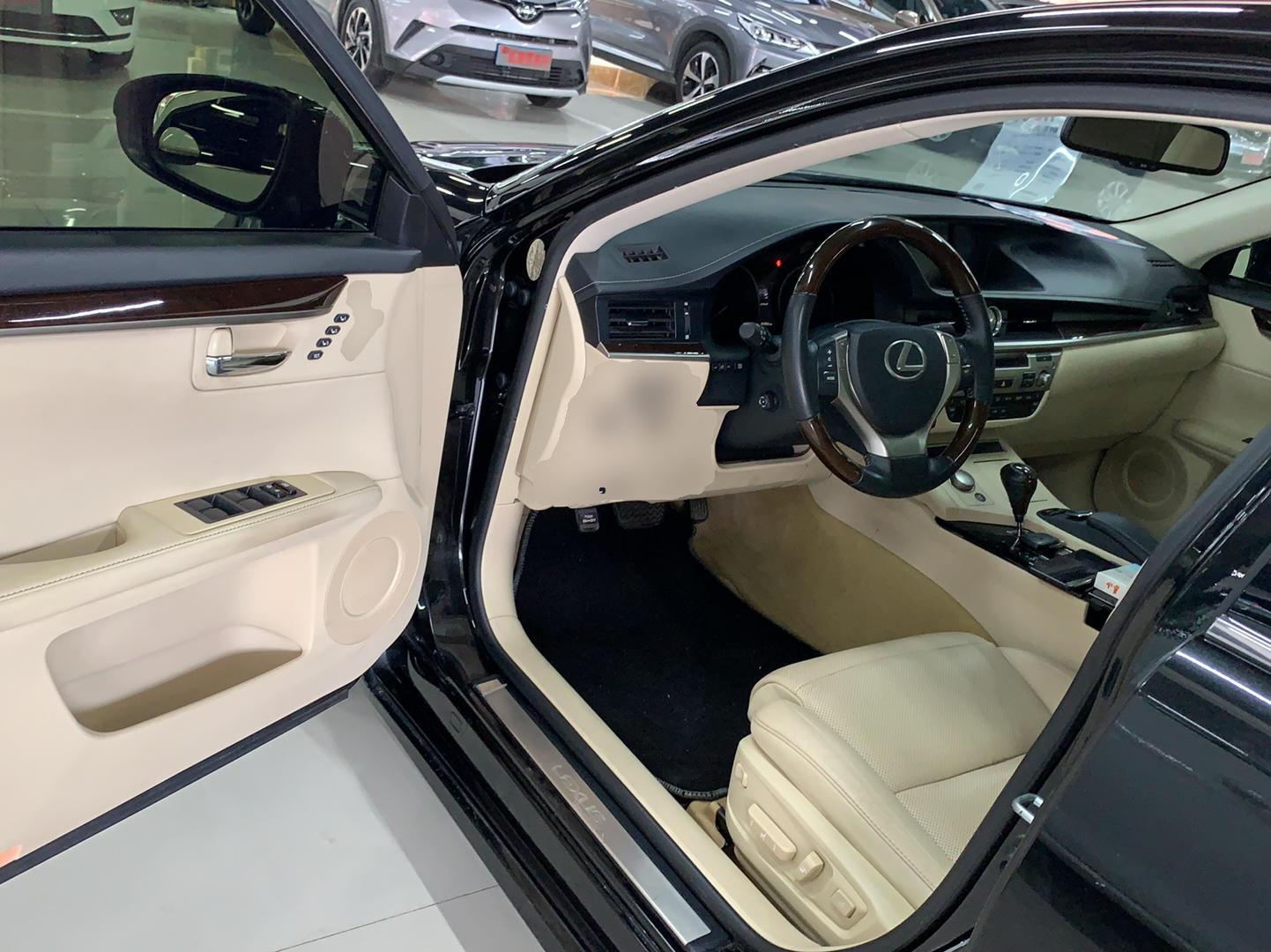 雷克萨斯ES 2013款 250 典雅版