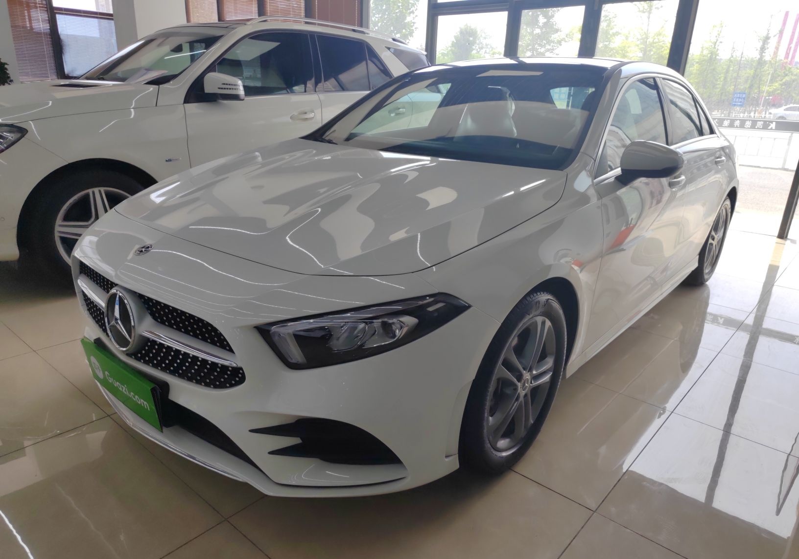 奔驰A级 2022款 A 180 L 运动轿车