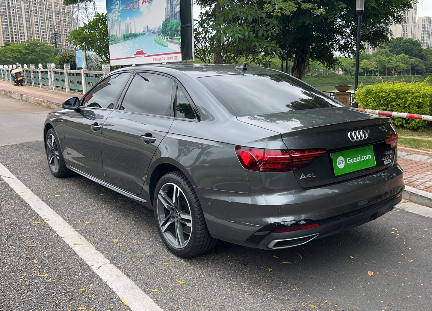 奥迪A4L 2022款 40 TFSI 豪华动感型