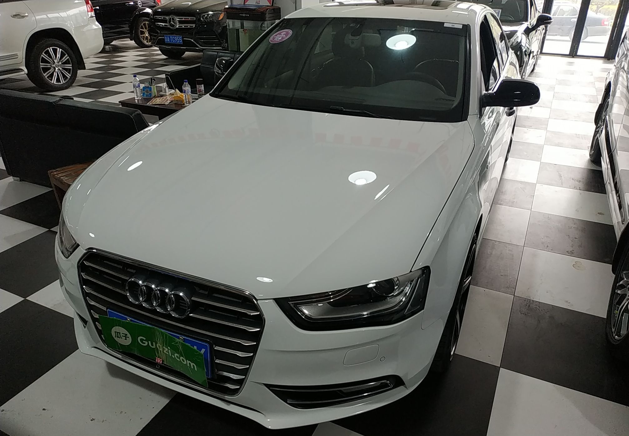 奥迪A4L 2013款 35 TFSI 自动标准型