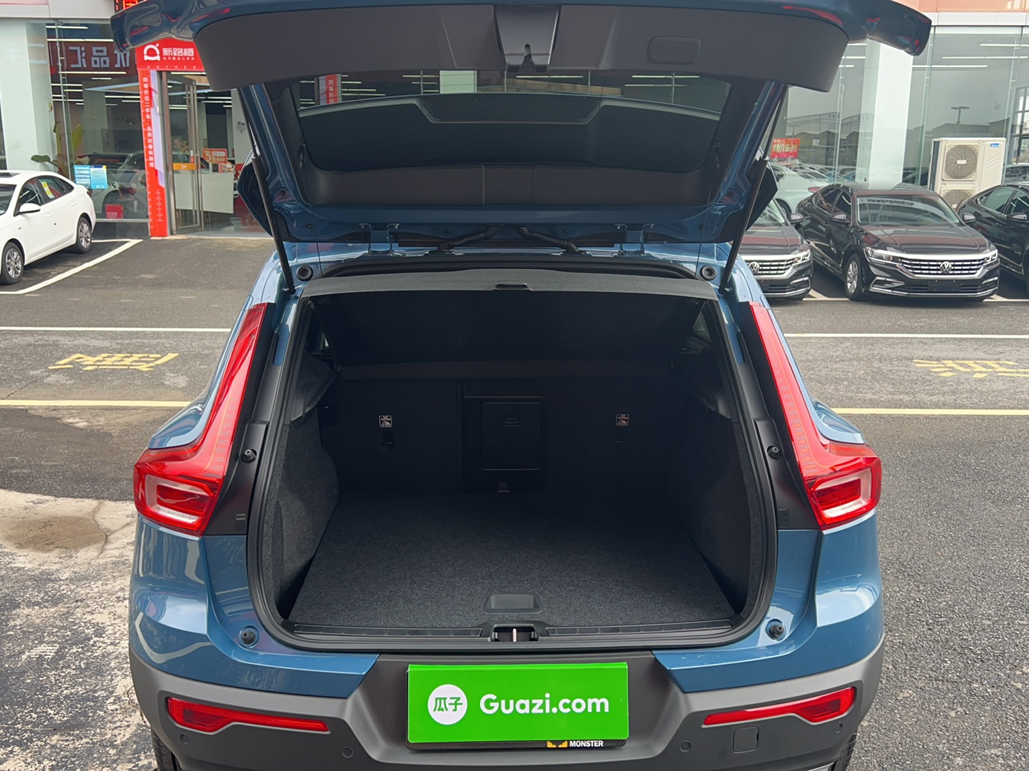 沃尔沃XC40 2023款 B3 智行时尚版