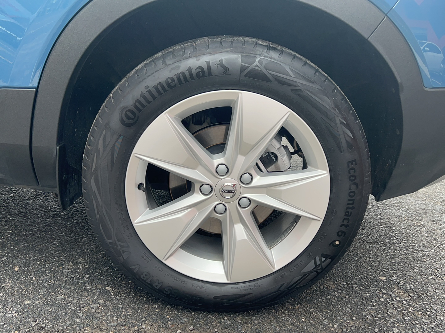 沃尔沃XC40 2023款 B3 智行时尚版