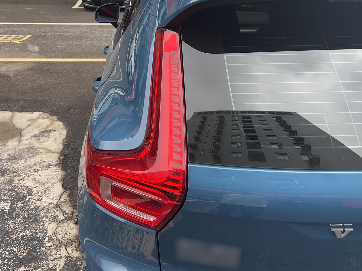 沃尔沃XC40 2023款 B3 智行时尚版