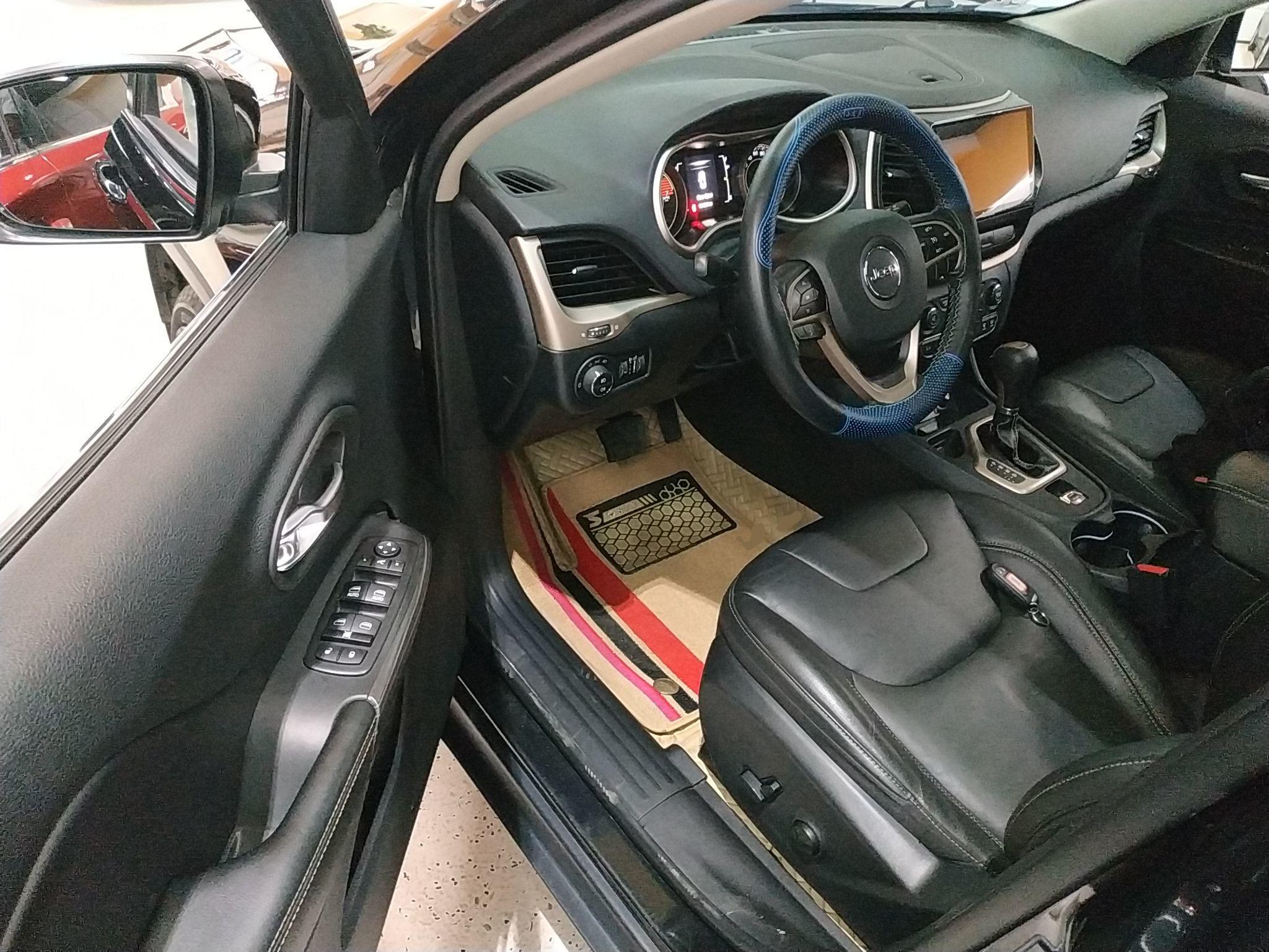 Jeep 自由光 2017款 2.4L 领先版