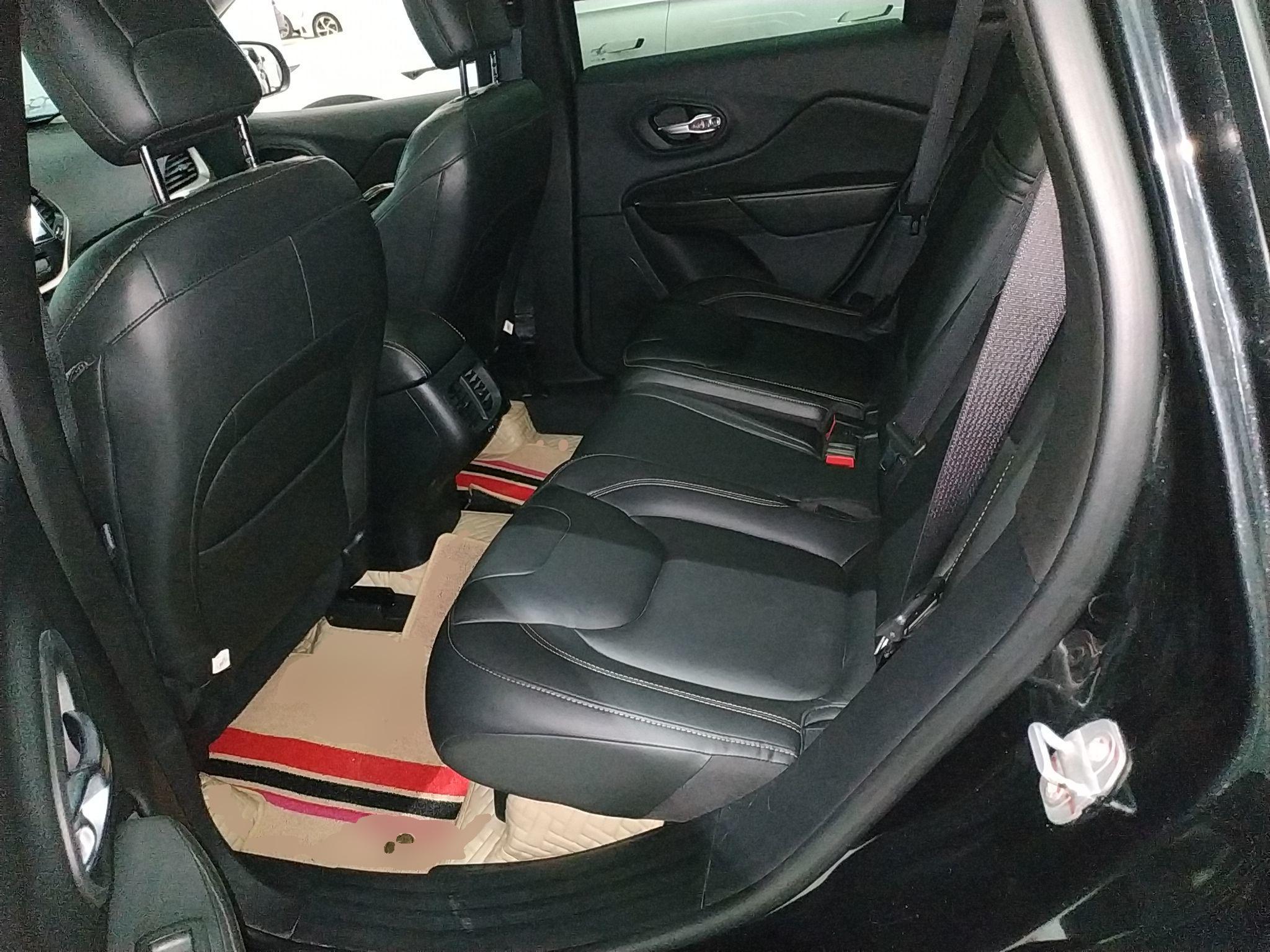 Jeep 自由光 2017款 2.4L 领先版