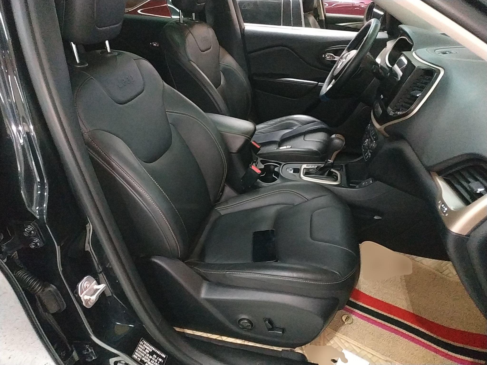 Jeep 自由光 2017款 2.4L 领先版