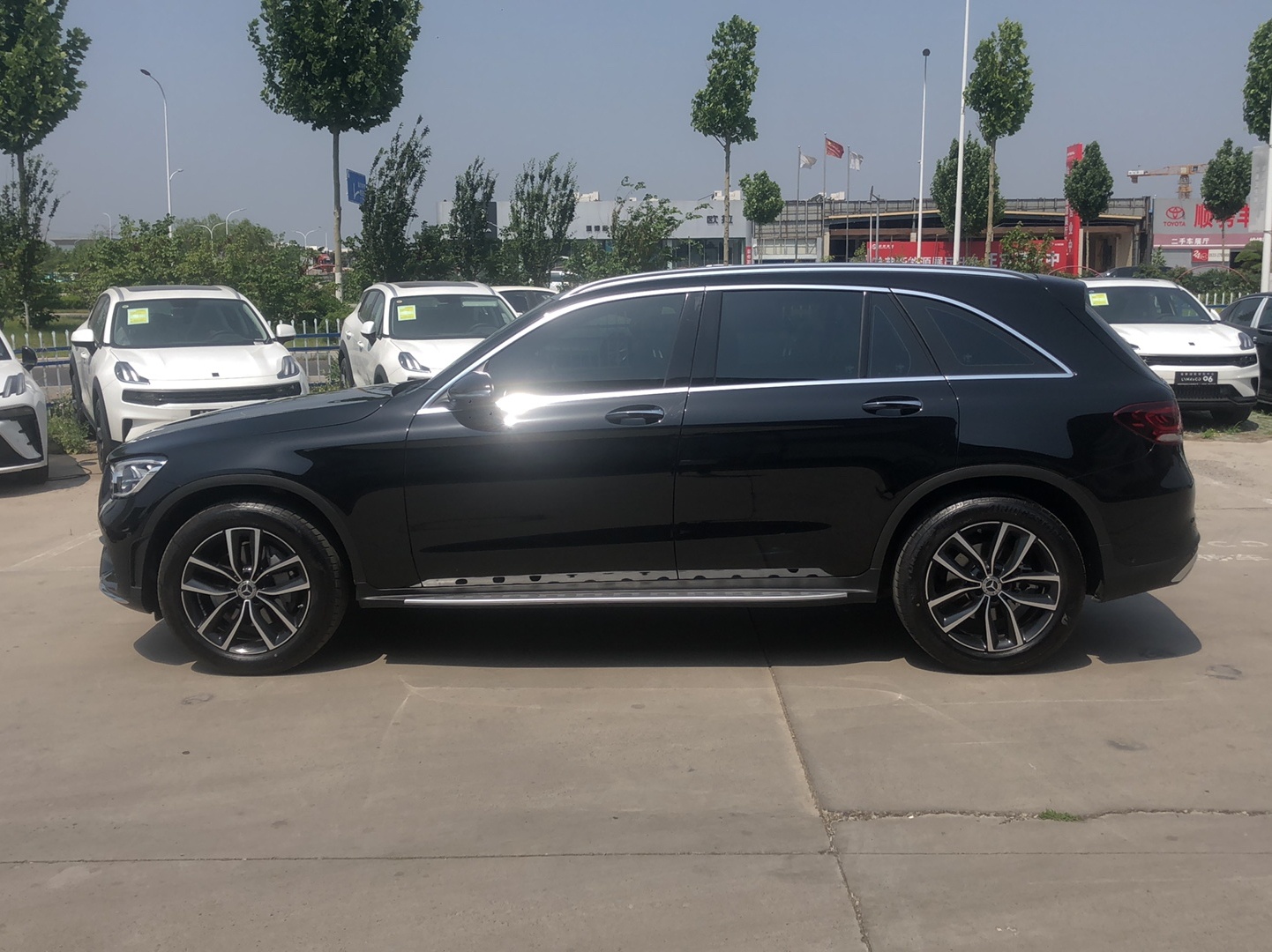 奔驰GLC级 2022款 改款二 GLC 260 L 4MATIC 豪华型