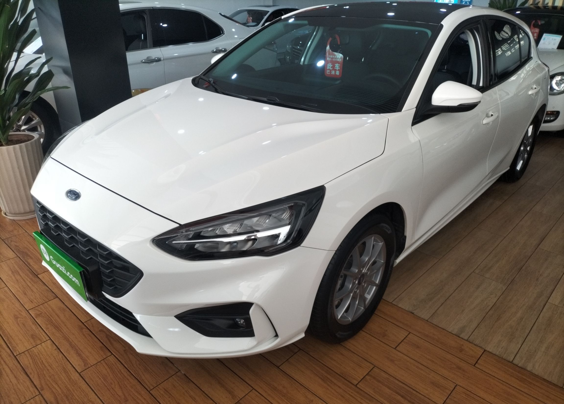 福特 福克斯 2021款 两厢 EcoBoost 180 自动锋潮型