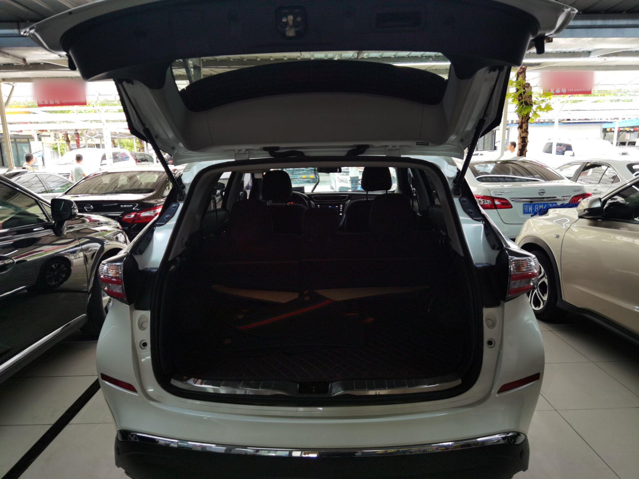 日产 楼兰 2021款 2.5L XE 两驱精英版