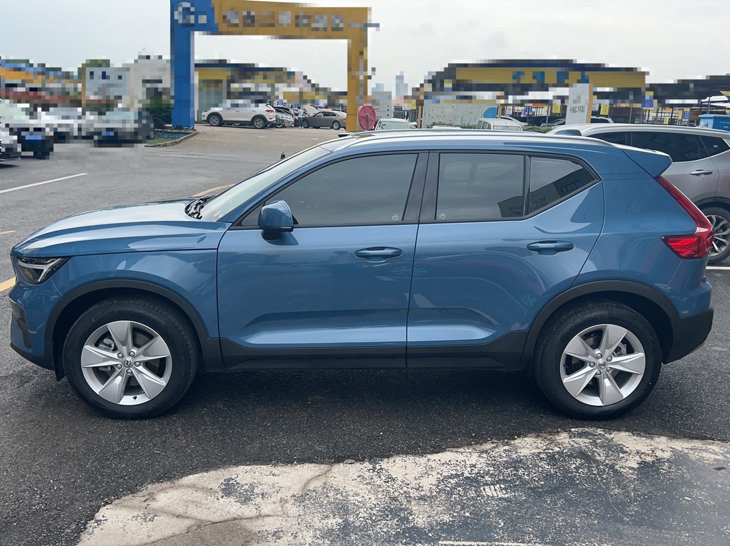 沃尔沃XC40 2023款 B3 智行时尚版