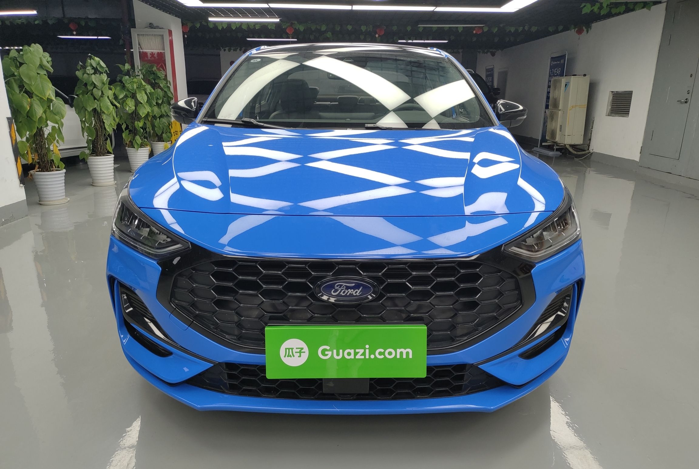 福特 福克斯 2022款 三厢 EcoBoost 180 自动ST Line