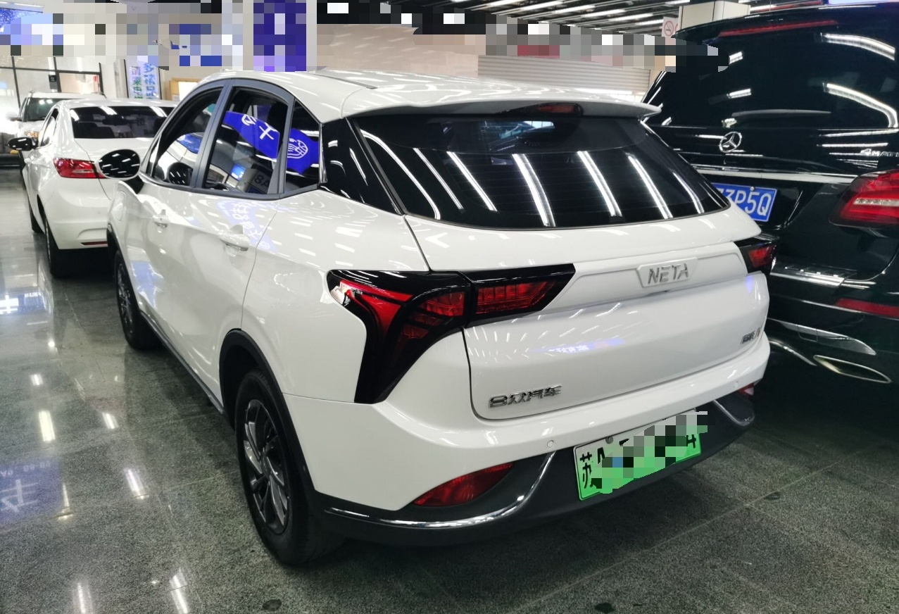 哪吒汽车 哪吒V 2022款 潮 300 Lite 磷酸铁锂