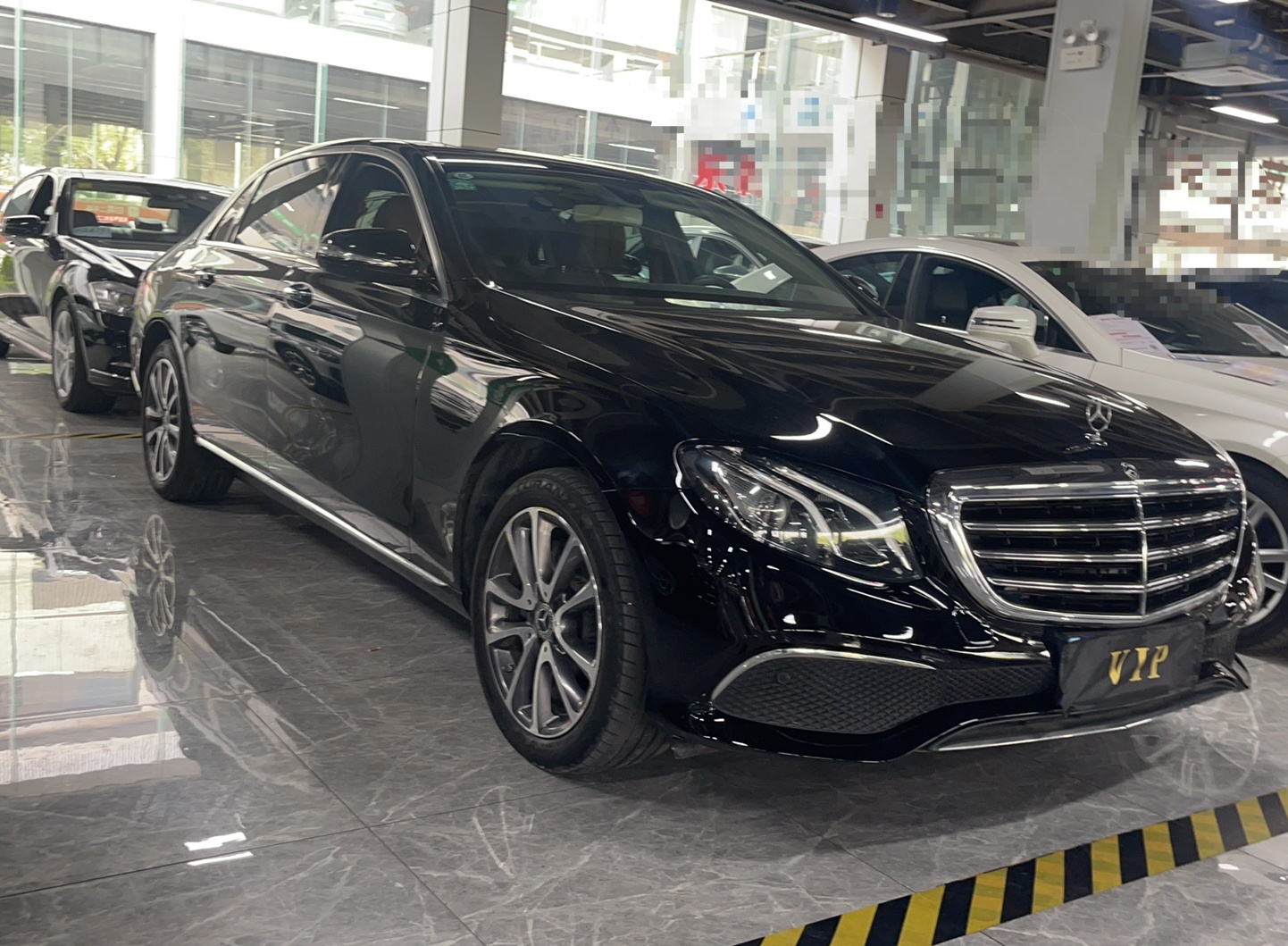 奔驰E级 2019款 E 260 L