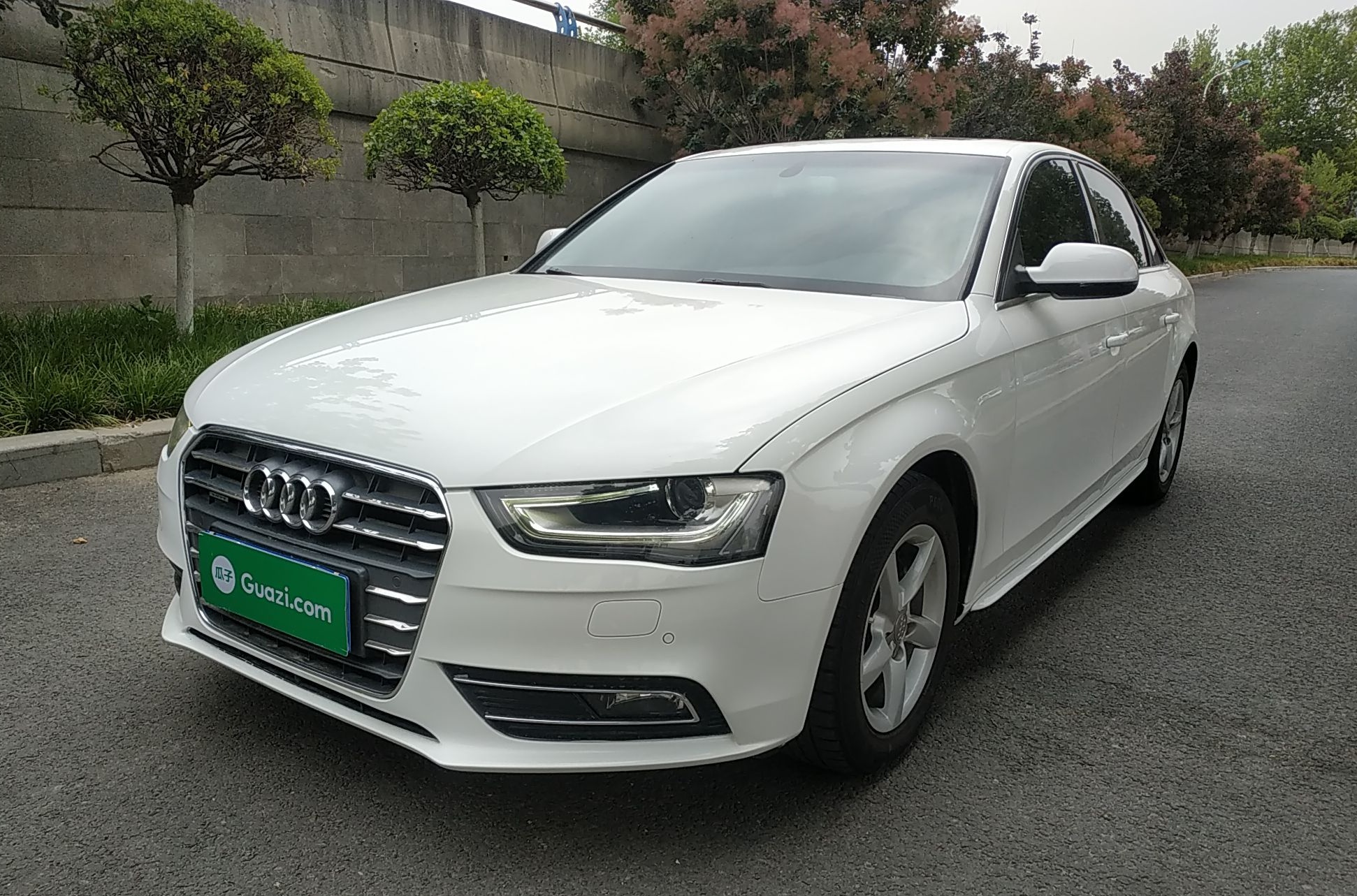 奥迪A4L 2015款 35 TFSI 自动标准型