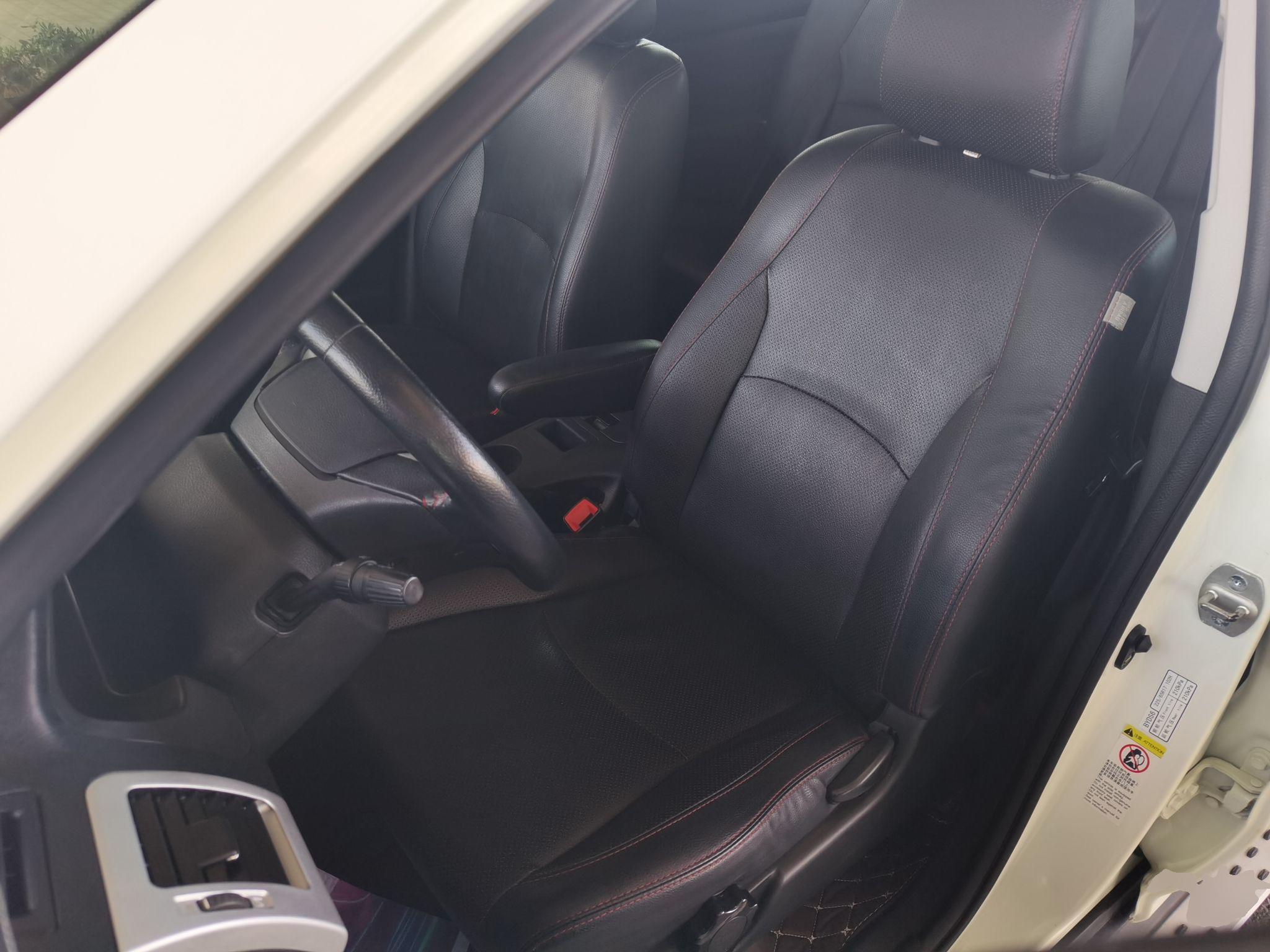 比亚迪S6 2014款 1.5TI 手动尊贵型 7座