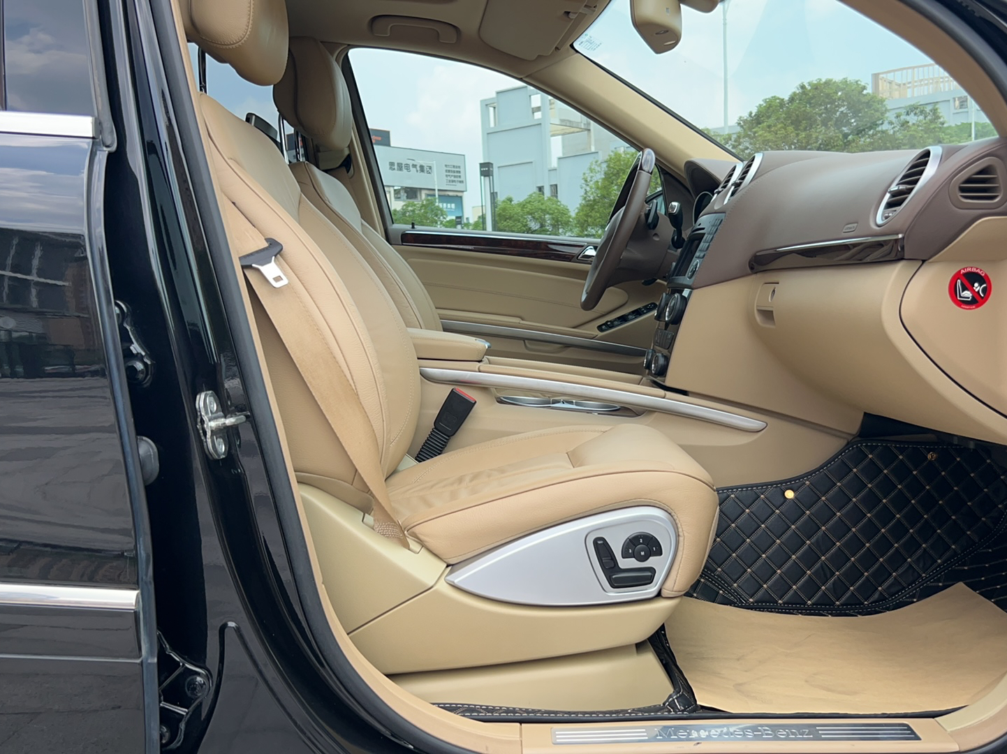 奔驰GL级 2011款 GL 450 4MATIC尊贵型(进口)