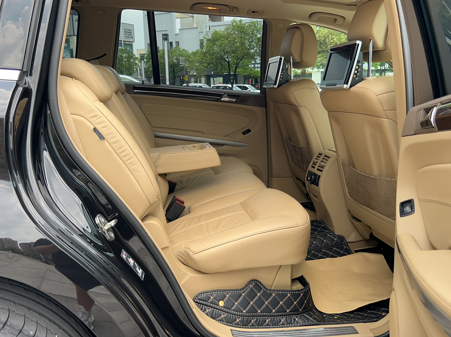 奔驰GL级 2011款 GL 450 4MATIC尊贵型(进口)