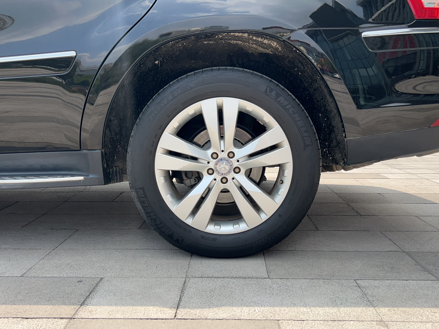 奔驰GL级 2011款 GL 450 4MATIC尊贵型(进口)