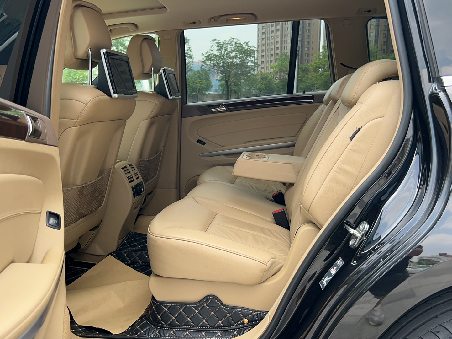 奔驰GL级 2011款 GL 450 4MATIC尊贵型(进口)