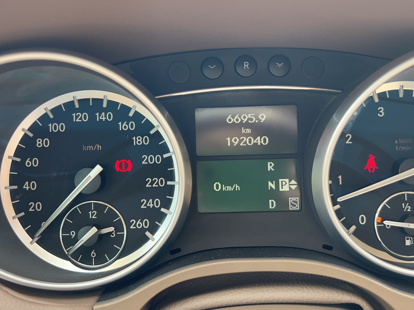 奔驰GL级 2011款 GL 450 4MATIC尊贵型(进口)