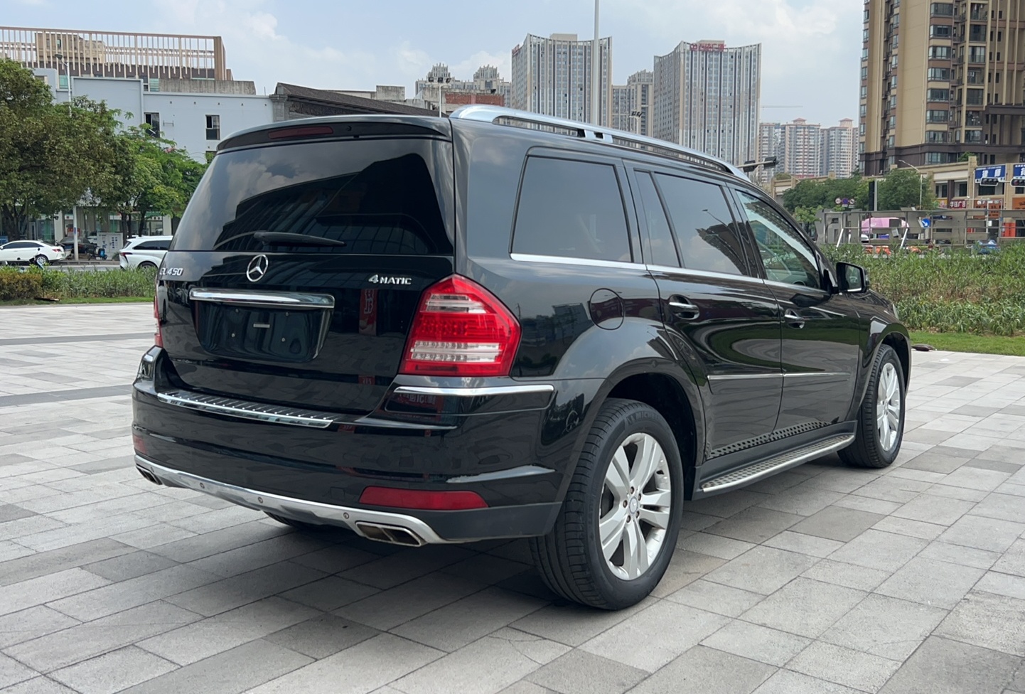 奔驰GL级 2011款 GL 450 4MATIC尊贵型(进口)