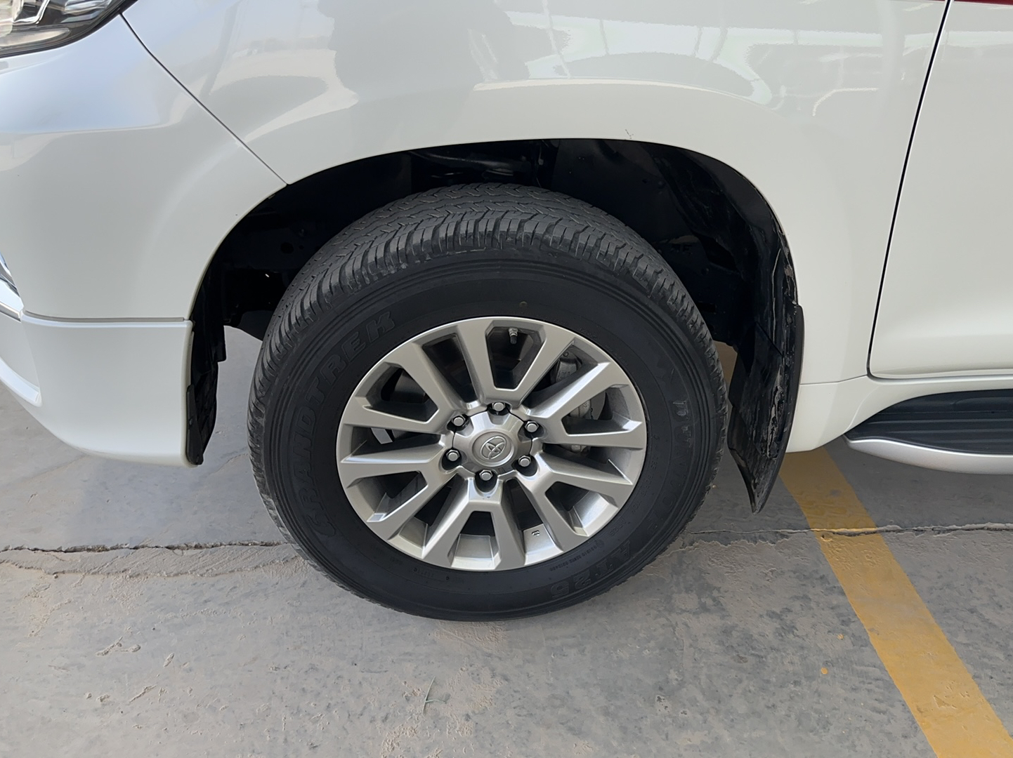 丰田 普拉多 2019款 3.5L 自动TX-L尊享版后挂备胎