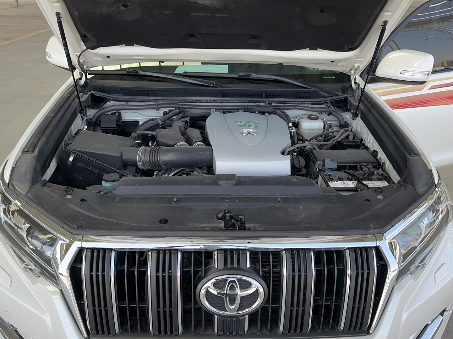 丰田 普拉多 2019款 3.5L 自动TX-L尊享版后挂备胎