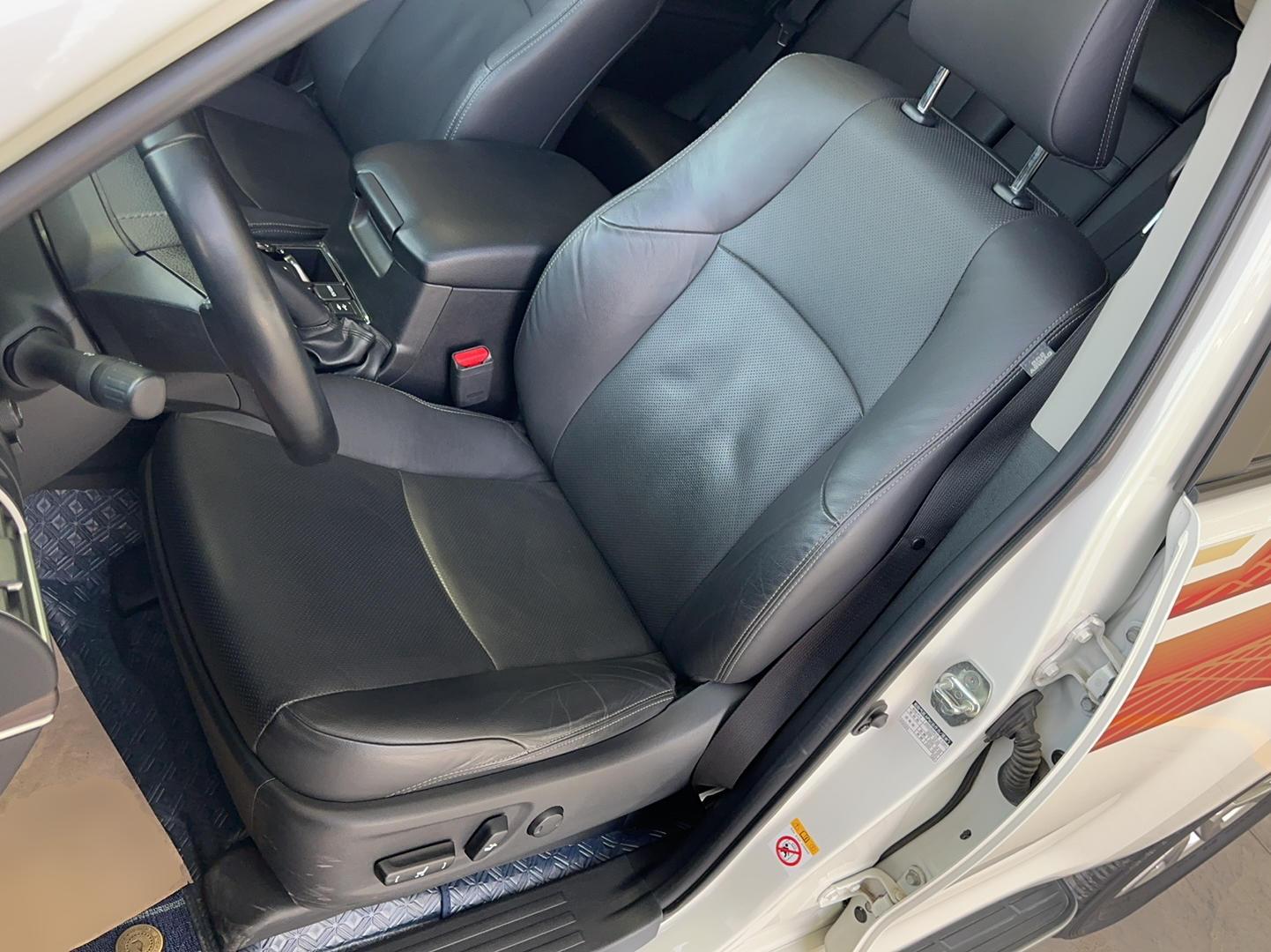 丰田 普拉多 2019款 3.5L 自动TX-L尊享版后挂备胎