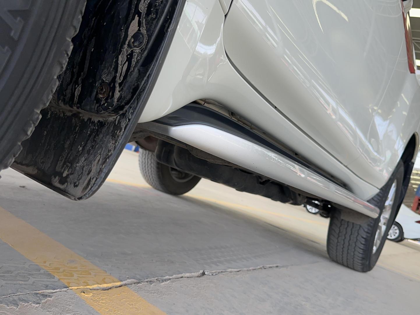 丰田 普拉多 2019款 3.5L 自动TX-L尊享版后挂备胎