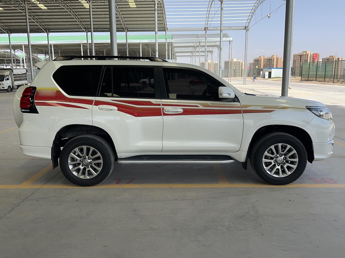 丰田 普拉多 2019款 3.5L 自动TX-L尊享版后挂备胎