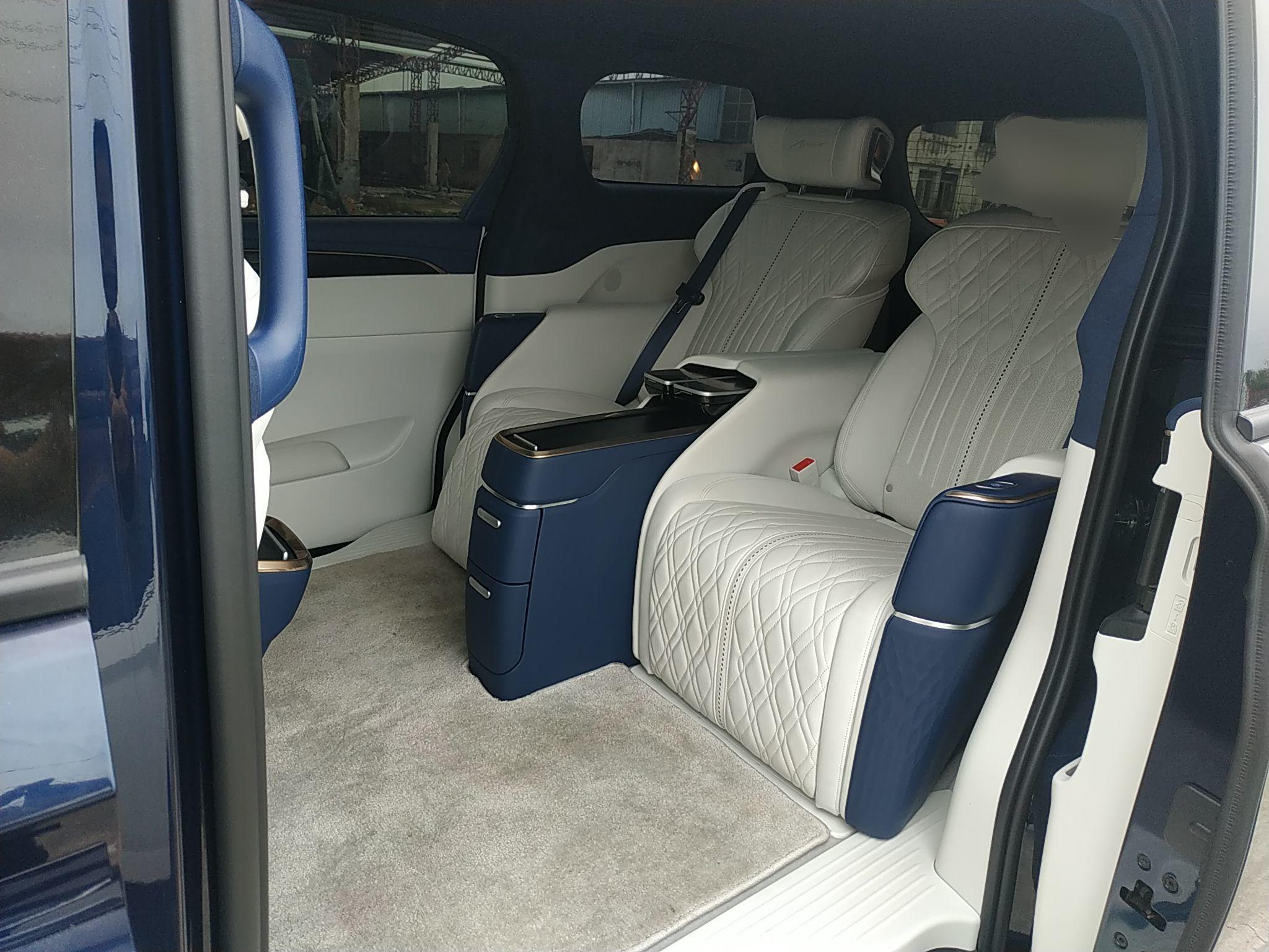 别克GL8 2020款 Avenir艾维亚 四座尊礼版