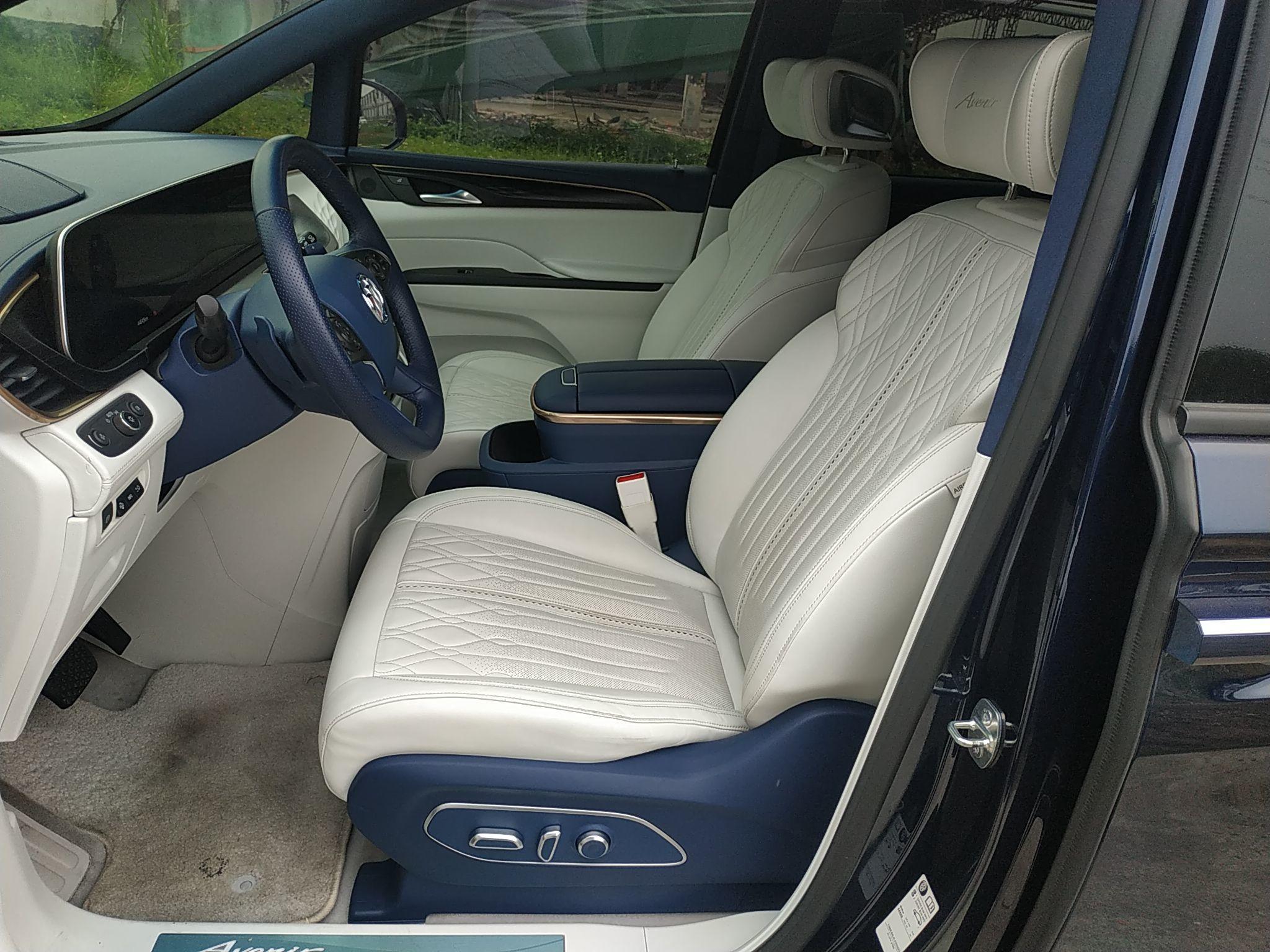 别克GL8 2020款 Avenir艾维亚 四座尊礼版