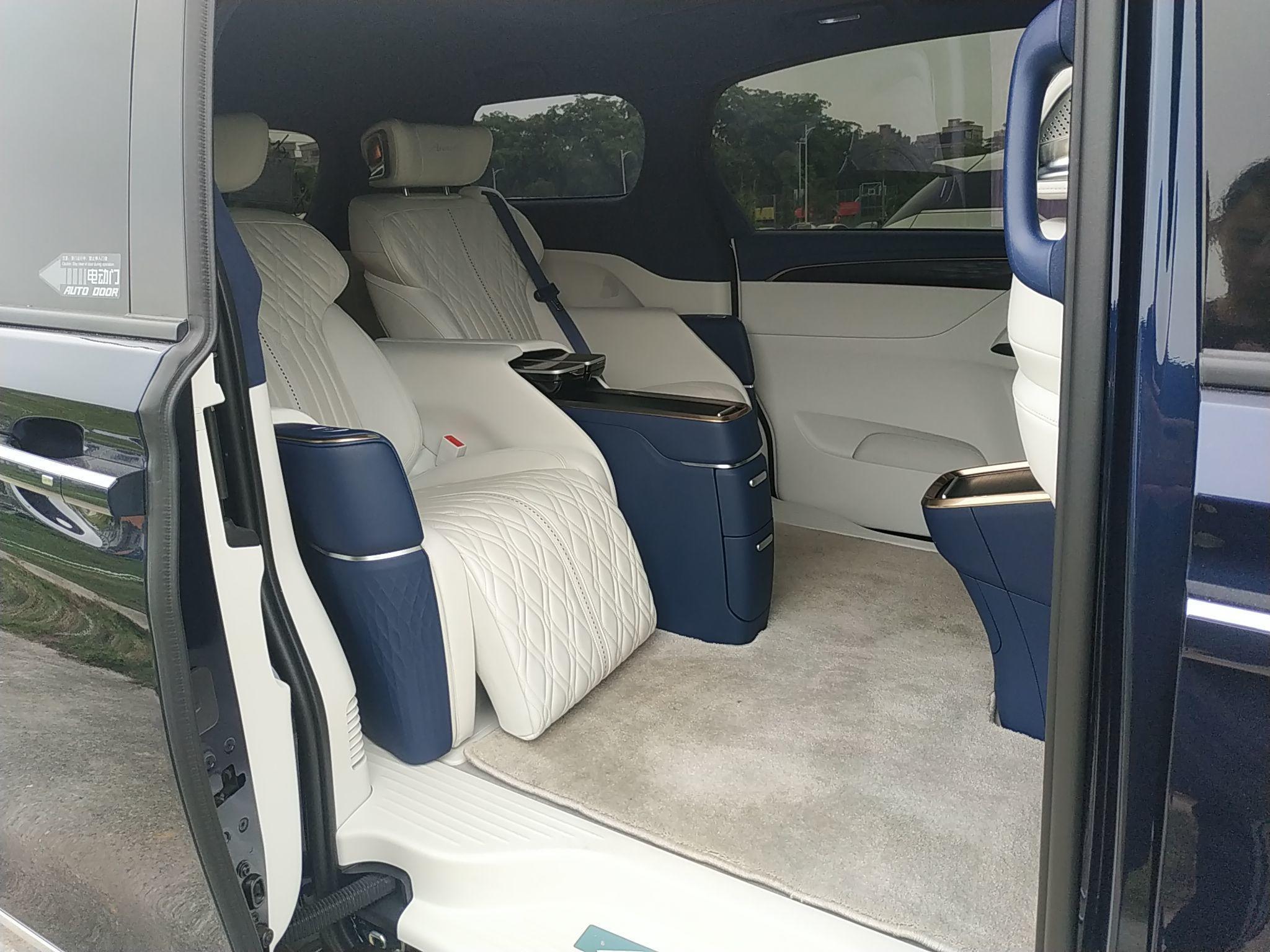 别克GL8 2020款 Avenir艾维亚 四座尊礼版