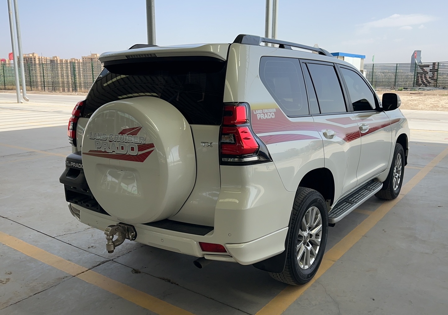 丰田 普拉多 2019款 3.5L 自动TX-L尊享版后挂备胎