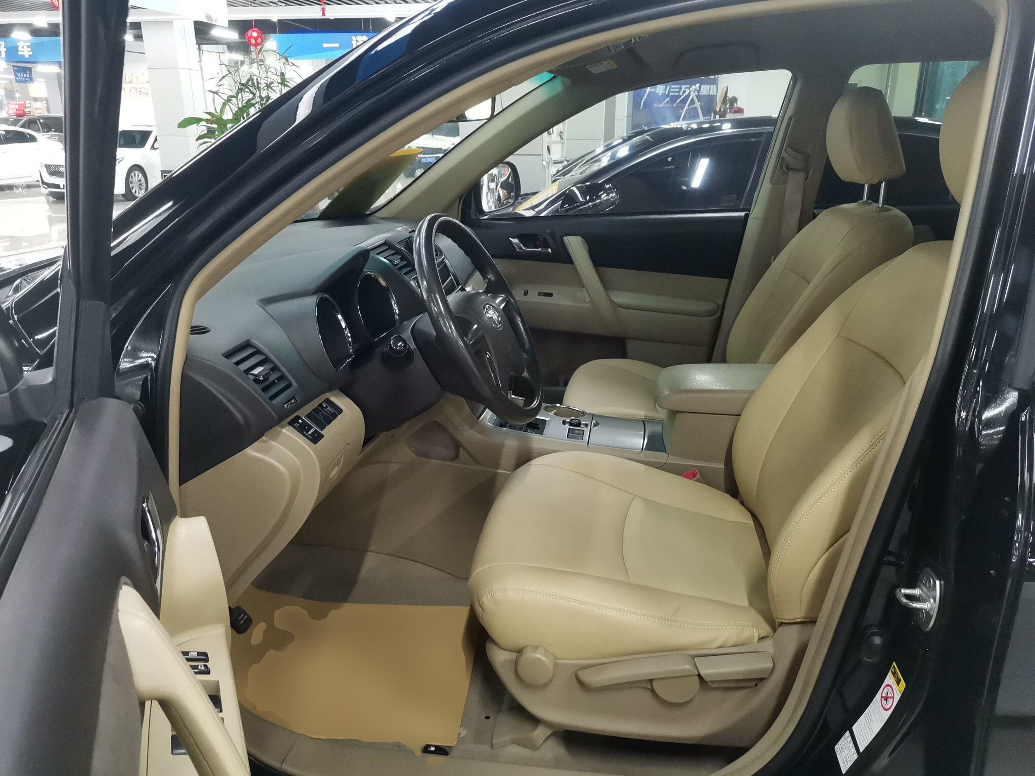 丰田 汉兰达 2012款 2.7L 两驱5座精英版