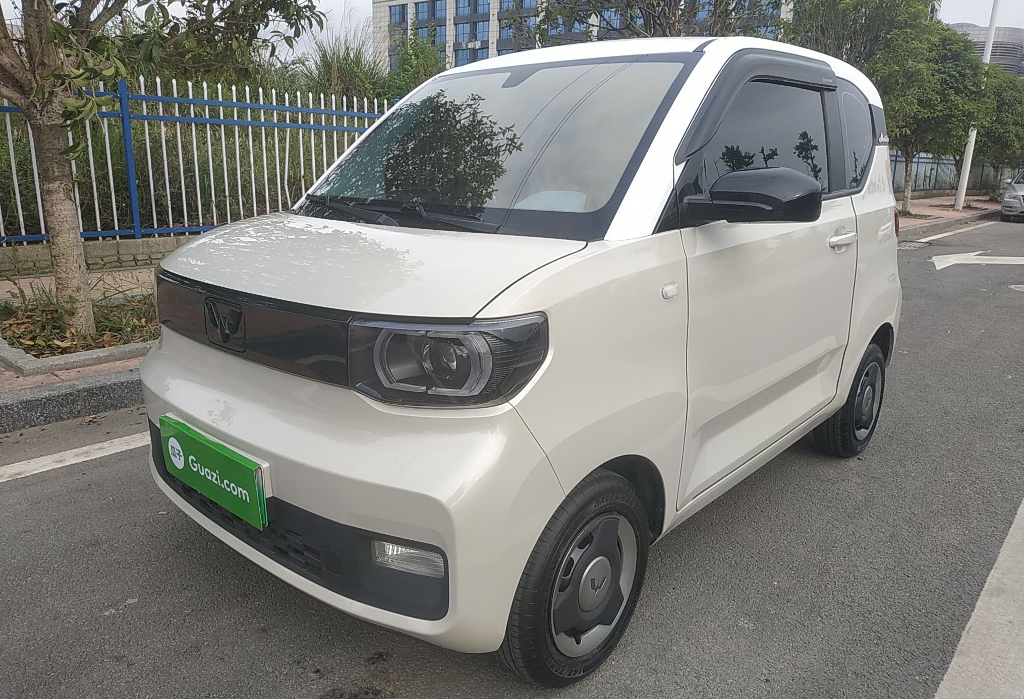 五菱汽车 宏光MINI EV 2021款 马卡龙臻享款 磷酸铁锂