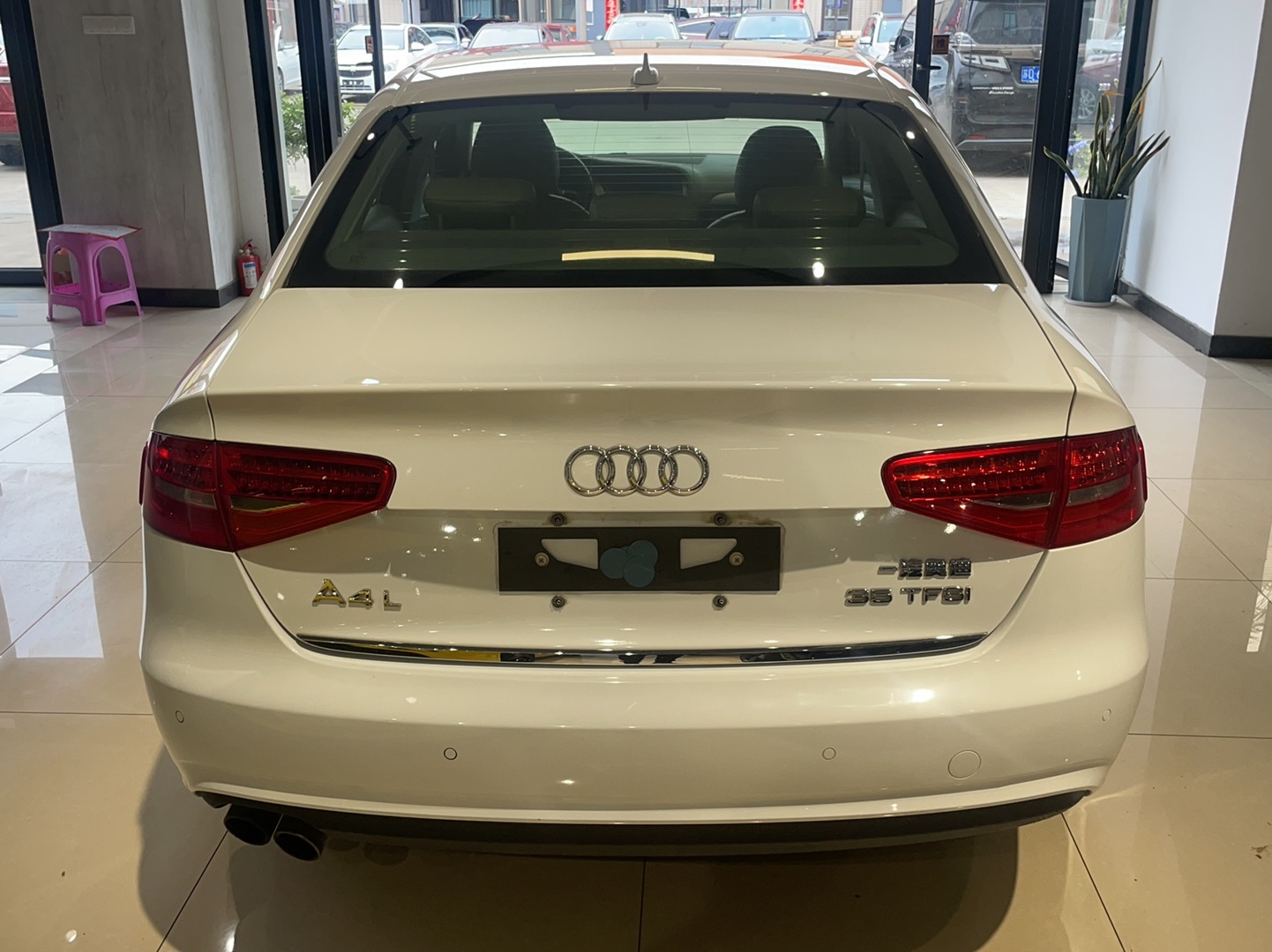 奥迪A4L 2016款 35 TFSI 自动标准型