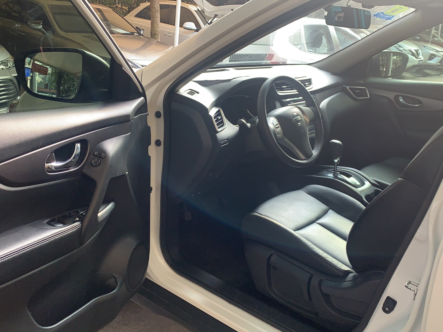 日产 奇骏 2014款 2.0L CVT舒适版 2WD